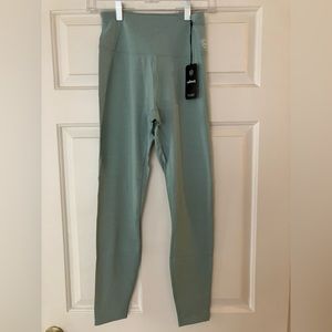 Brand NWT allbirds Women’s Natural Flow Leggings - size S - “Green Hush”